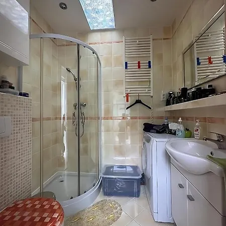 شقة Blue In Center, Location *