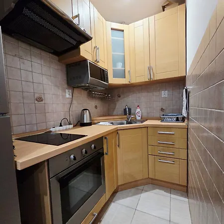 Blue In Center, Location 브라티슬라바