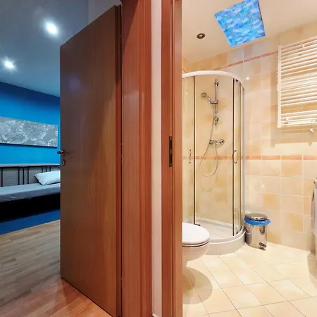 アパート Blue In Center, Location